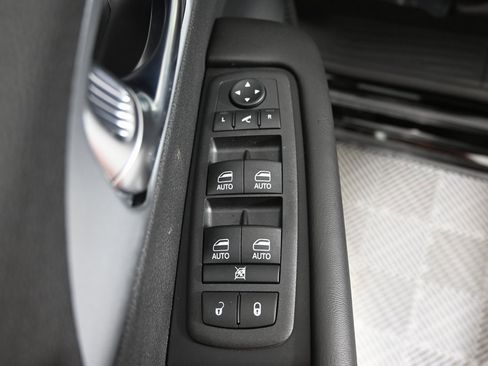 New 2026 Chrysler Pacifica Limited image 21