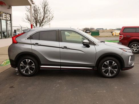 Used 2020 Mitsubishi Eclipse Cross SE image 4