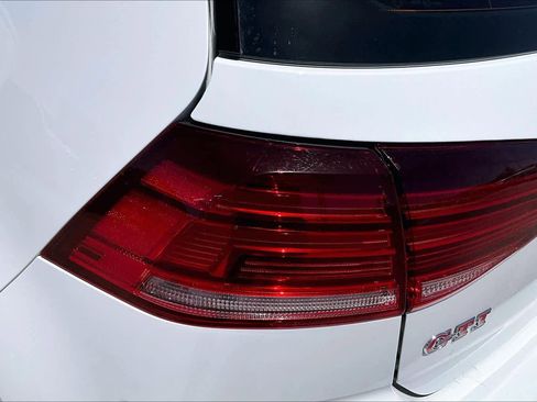 Used 2019 Volkswagen GTI SE FWD image 28