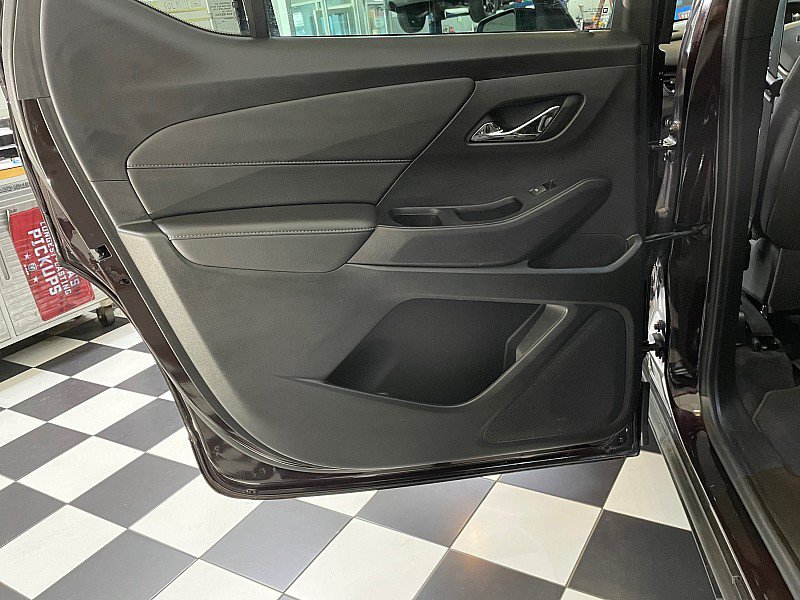 Used 2023 Chevrolet Traverse LT FWD image 26