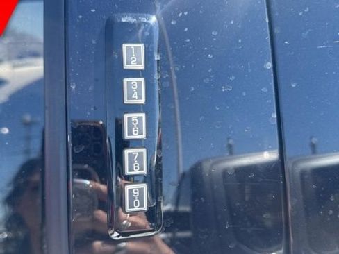 Certified 2022 Ford F250 Lariat w/ Black Appearance Package image 8