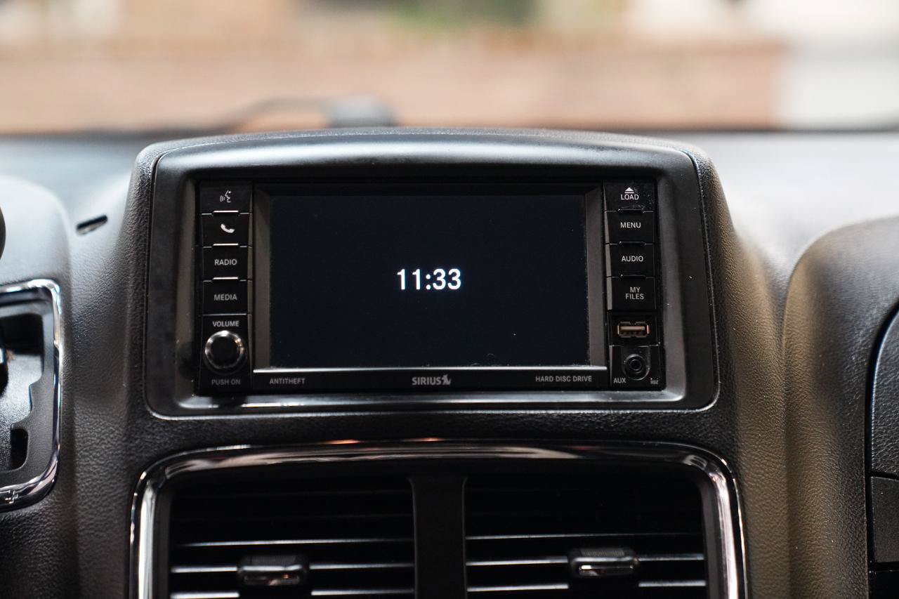 Used 2019 Dodge Grand Caravan SXT FWD image 28