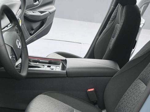 New 2026 Nissan Sentra SV w/ SV Convenience Package FWD image 16
