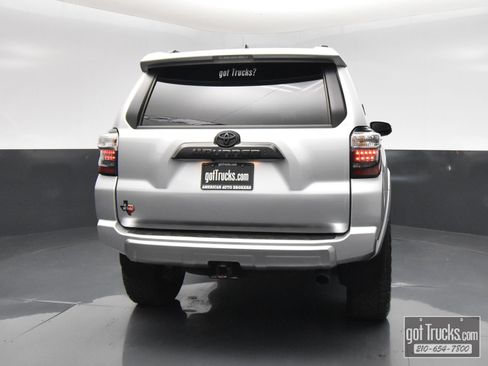 Used 2024 Toyota 4Runner TRD Off-Road Premium AWD/4WD image 6