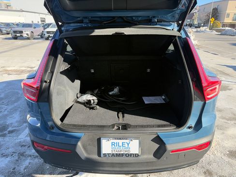 Certified 2023 Volvo XC40 Recharge Plus image 7