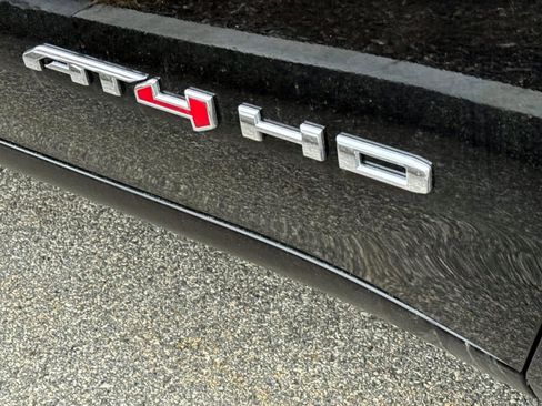 Used 2025 GMC Sierra 2500 AT4 AWD/4WD image 8