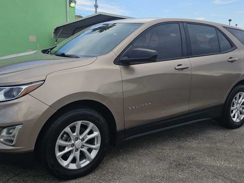 Used 2018 Chevrolet Equinox LS FWD image 1