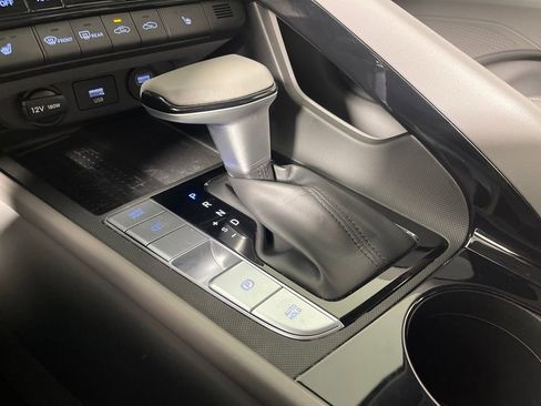 Certified 2022 Hyundai Elantra SEL w/ Convenience + Premium Package image 24