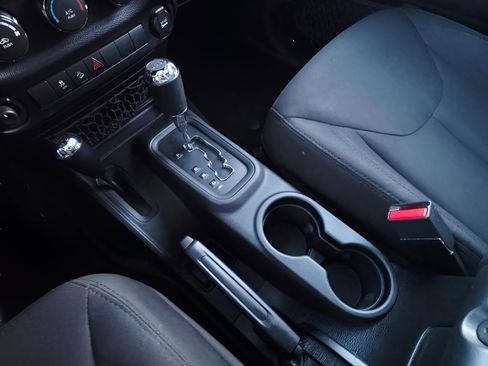 Used 2015 Jeep Wrangler Unlimited Sport w/ Quick Order Package 24S image 29