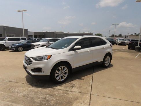 Used 2020 Ford Edge Titanium FWD image 2