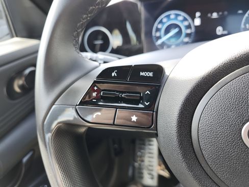 Used 2025 Hyundai Elantra SEL image 33