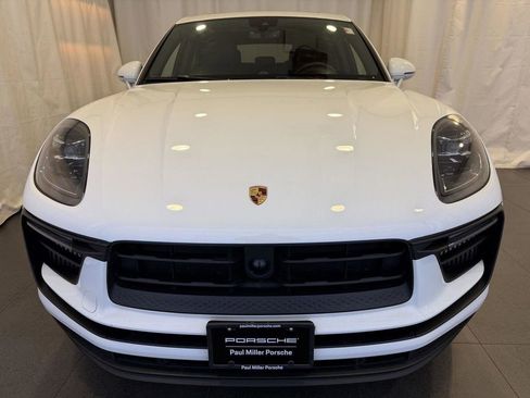 Certified 2023 Porsche Macan S AWD/4WD image 6