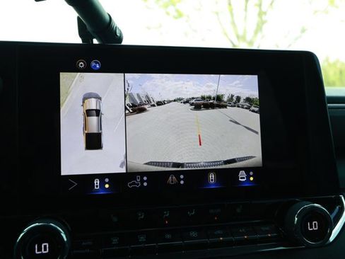 Used 2025 Chevrolet Colorado Trail Boss image 16