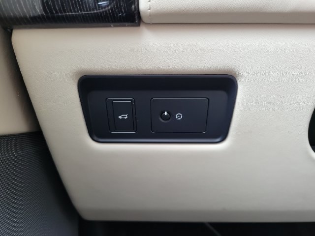 Used 2018 Land Rover Range Rover Autobiography AWD/4WD image 12