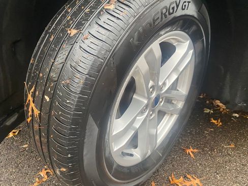 Used 2023 Ford Explorer XLT w/ Equipment Group 202A image 25