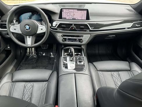 Used 2021 BMW 750i xDrive w/ Autobahn Package AWD/4WD image 22