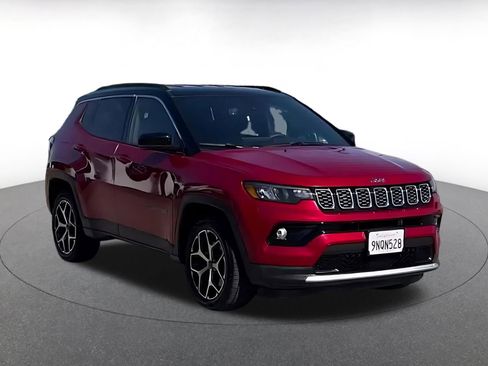 Used 2025 Jeep Compass Limited AWD/4WD image 15