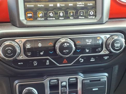 Used 2020 Jeep Gladiator Rubicon AWD/4WD image 29