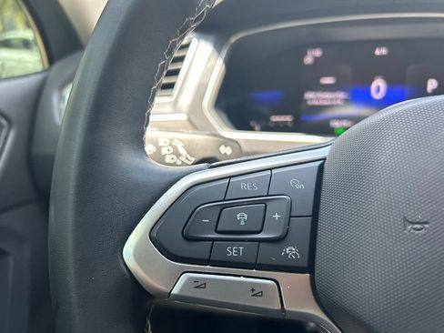 Used 2023 Volkswagen Tiguan SE FWD image 21