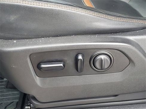 Used 2021 GMC Sierra 1500 AT4 w/ AT4 Premium Package image 8