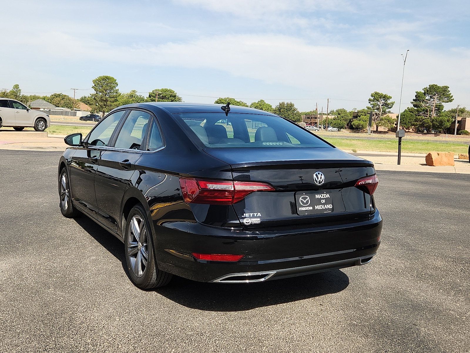 Used 2020 Volkswagen Jetta R-Line FWD image 4