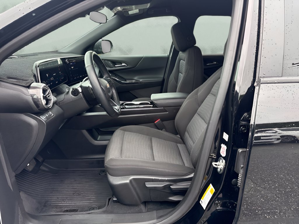 Used 2025 Chevrolet Equinox LT AWD/4WD image 9