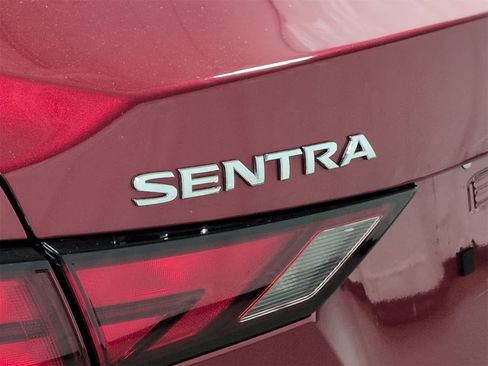 Used 2021 Nissan Sentra SV image 13