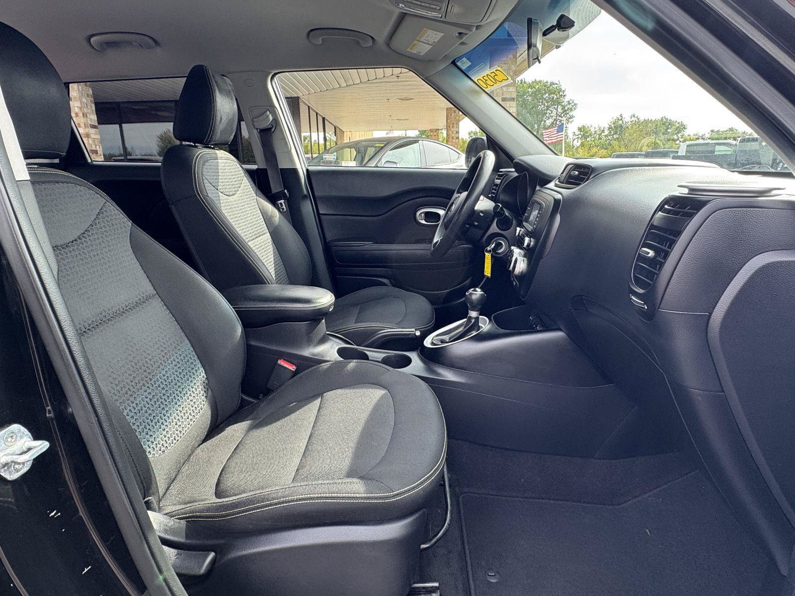 Used 2016 Kia Soul + FWD image 24