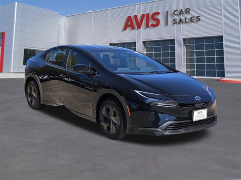 Used 2025 Toyota Prius LE image 9