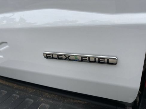 Used 2017 Ford F250 XL w/ Power Equipment Group AWD/4WD image 9