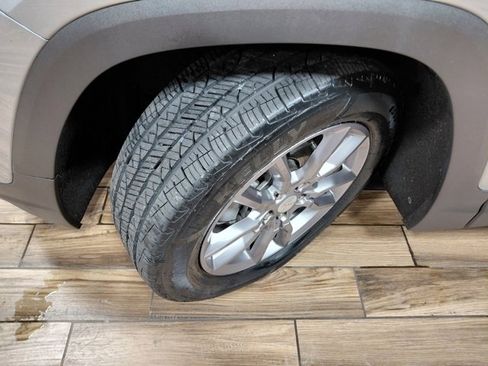 Certified 2024 GMC Terrain SLT image 21