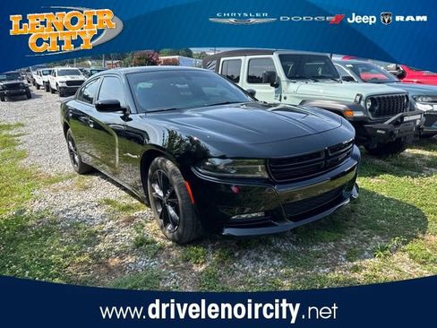 Used 2023 Dodge Charger SXT w/ Blacktop Package AWD/4WD image 1