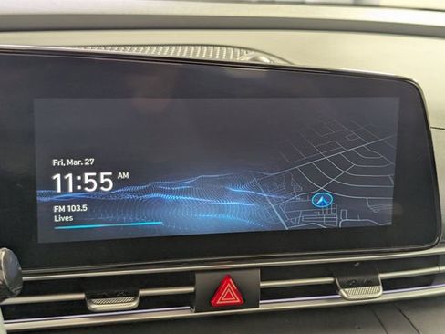 Used 2025 Hyundai Elantra SEL image 29