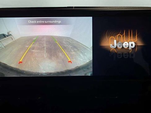 Used 2024 Jeep Wrangler Unlimited image 44