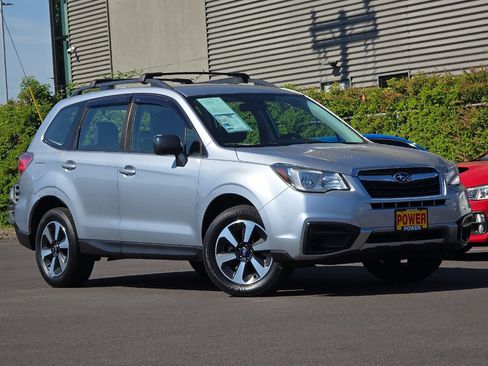 Used 2018 Subaru Forester 2.5i w/ Alloy Wheel Package AWD/4WD image 2