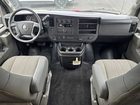 New 2026 GMC Savana 3500 LT w/ LT Preferred Equipment Group RWD image 30