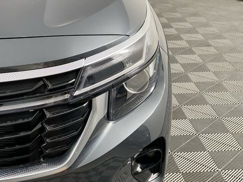 New 2026 Kia Seltos EX FWD image 9