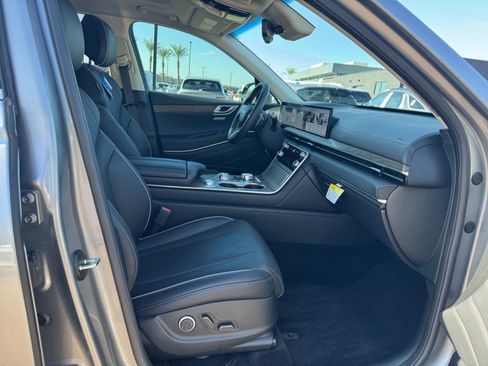 Used 2025 Genesis GV80 3.5T Advanced AWD/4WD image 19