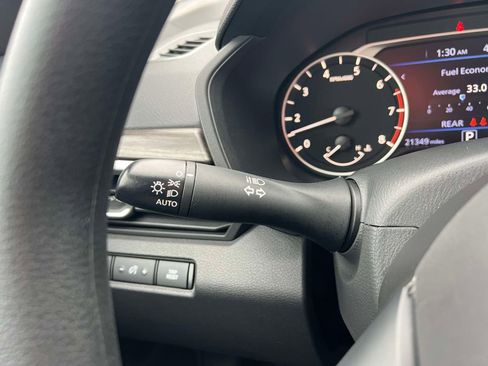 Used 2025 Nissan Altima 2.5 SV FWD image 26