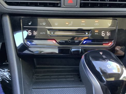 New 2026 Volkswagen Jetta SE FWD image 18