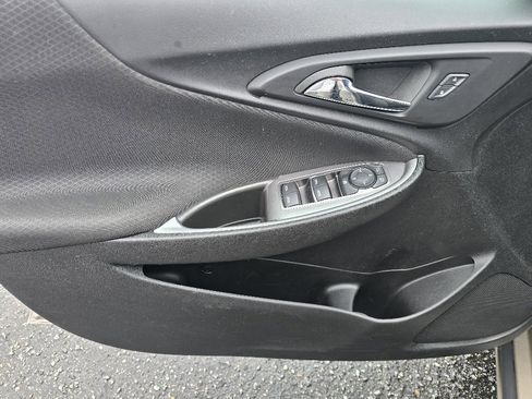 Used 2023 Chevrolet Malibu LT image 9