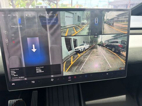 Used 2025 Tesla Cybertruck AWD Crew Cab image 12