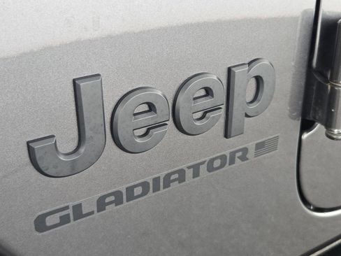 Used 2024 Jeep Gladiator Sport AWD/4WD image 36