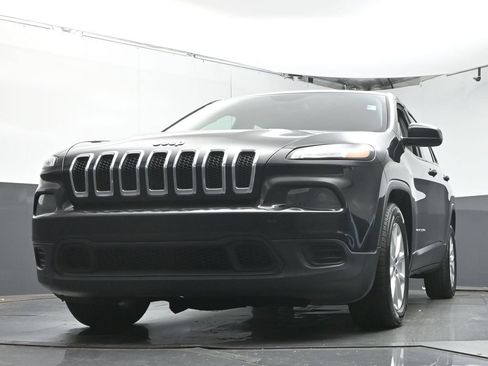 Used 2014 Jeep Cherokee Sport FWD image 31