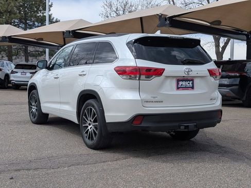 Used 2017 Toyota Highlander SE image 8