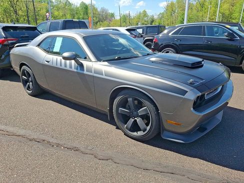 Used 2012 Dodge Challenger R/T RWD image 4