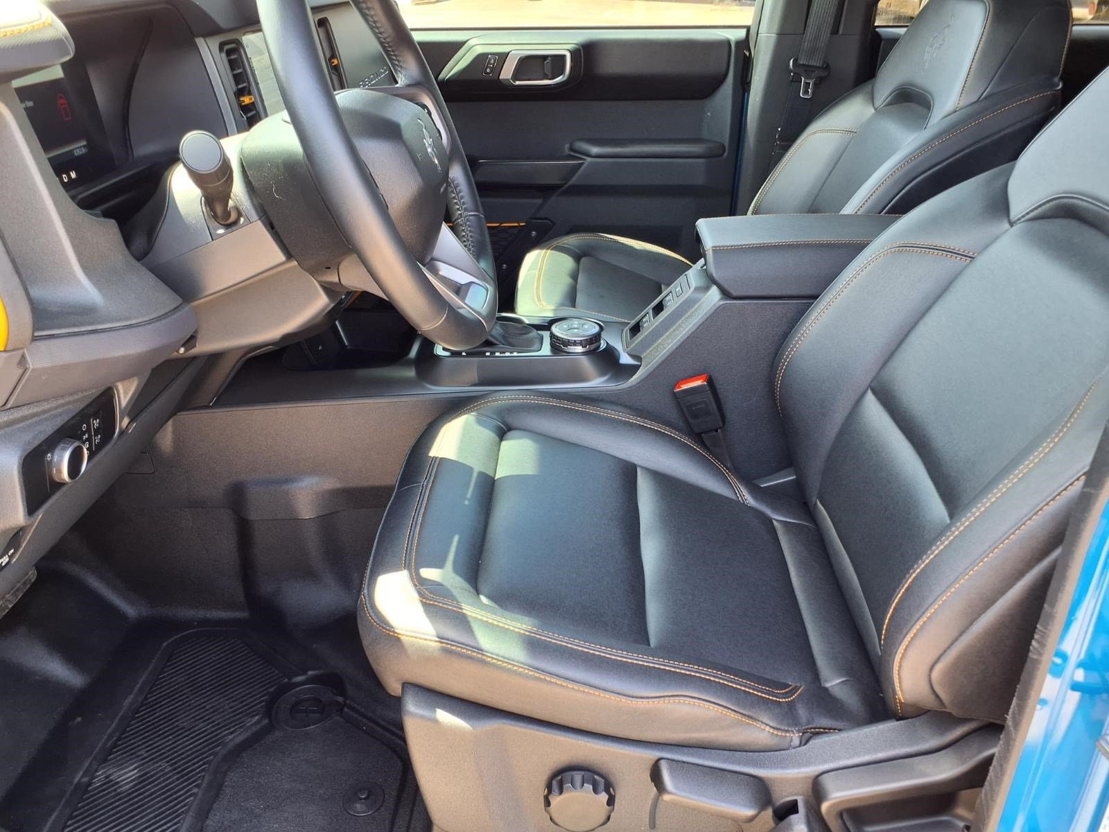 Used 2024 Ford Bronco Badlands w/ Sasquatch Package AWD/4WD image 14