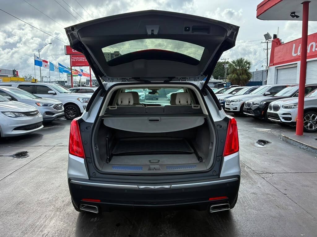 Used 2017 Cadillac XT5 Luxury w/ Driver Awareness Package FWD image 10