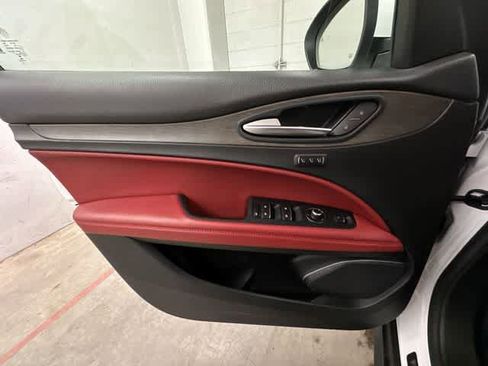Used 2018 Alfa Romeo Stelvio Ti AWD/4WD image 19