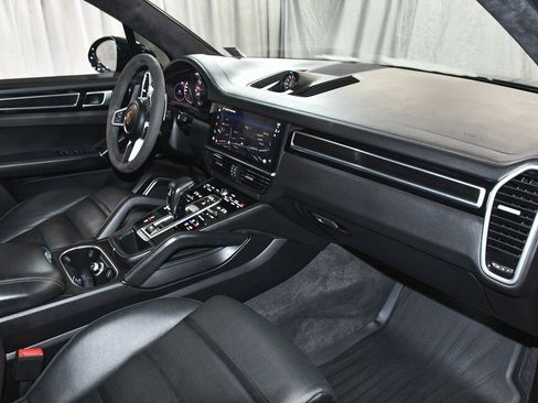 Used 2023 Porsche Cayenne GTS w/ Premium Package Plus image 64